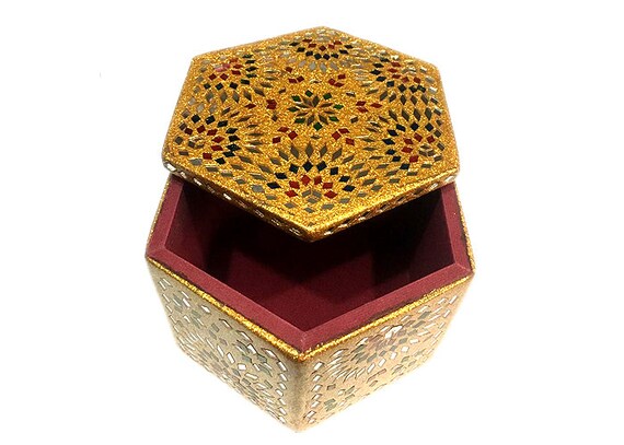Decorative Lacquer Jewellery Box In Hexagon Shape 5x5