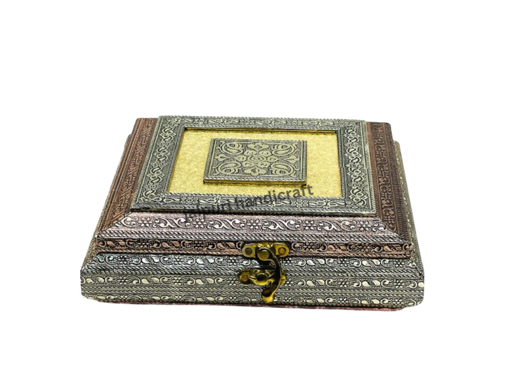 Handmade Decorative Wooden Dry Fruit Box